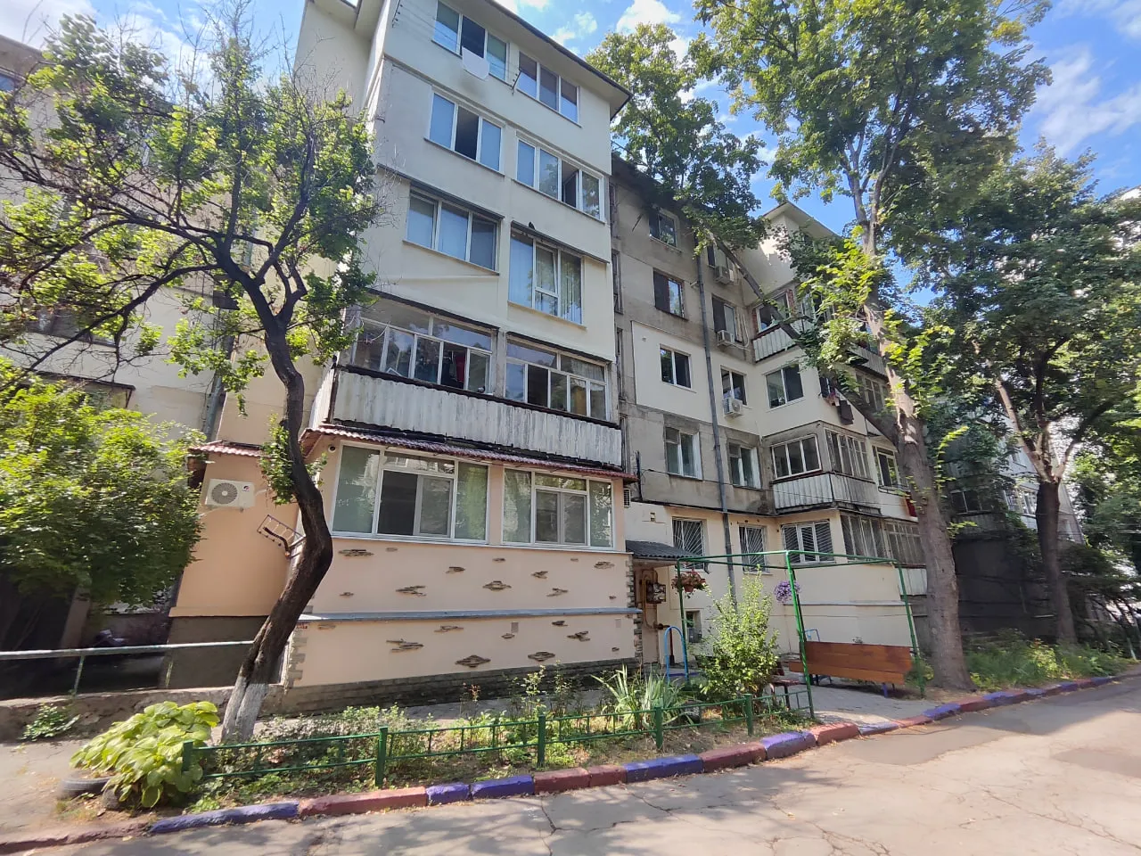 Кишинев Рышкановка ул. Флорилор 10