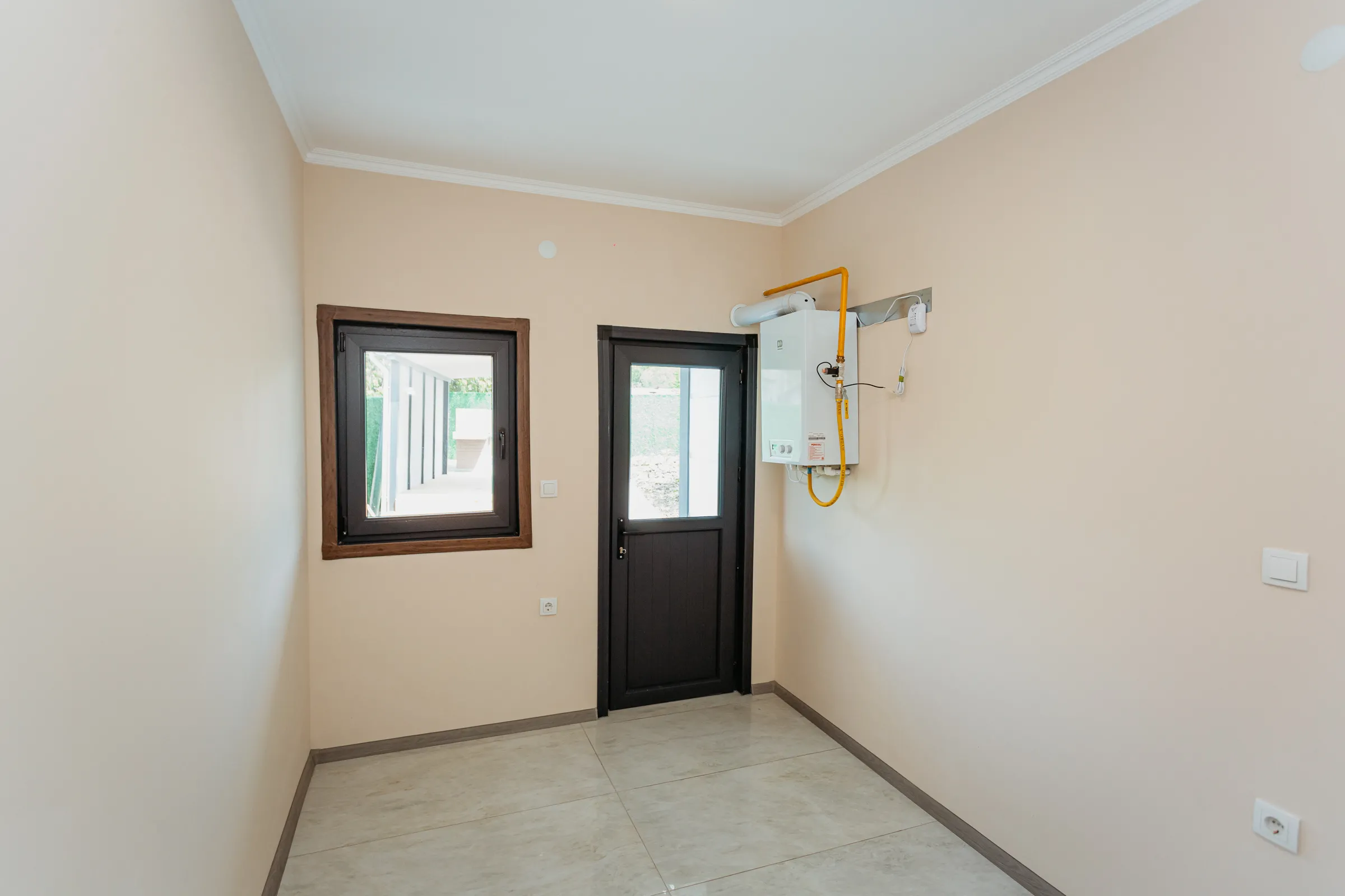 Ialoveni Nimoreni str. Codrilor 13