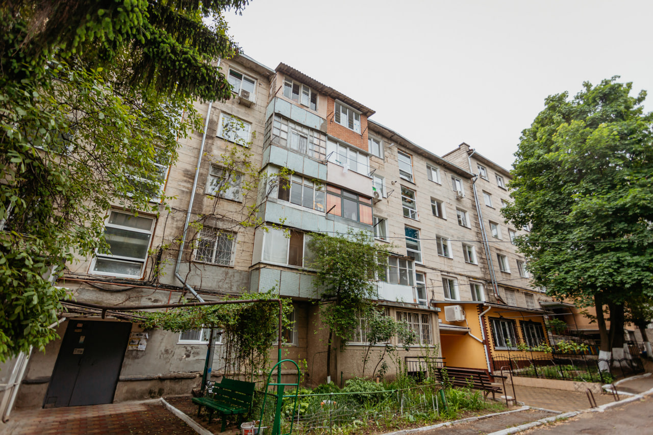 Chișinău Buiucani str. Ion Pelivan 15