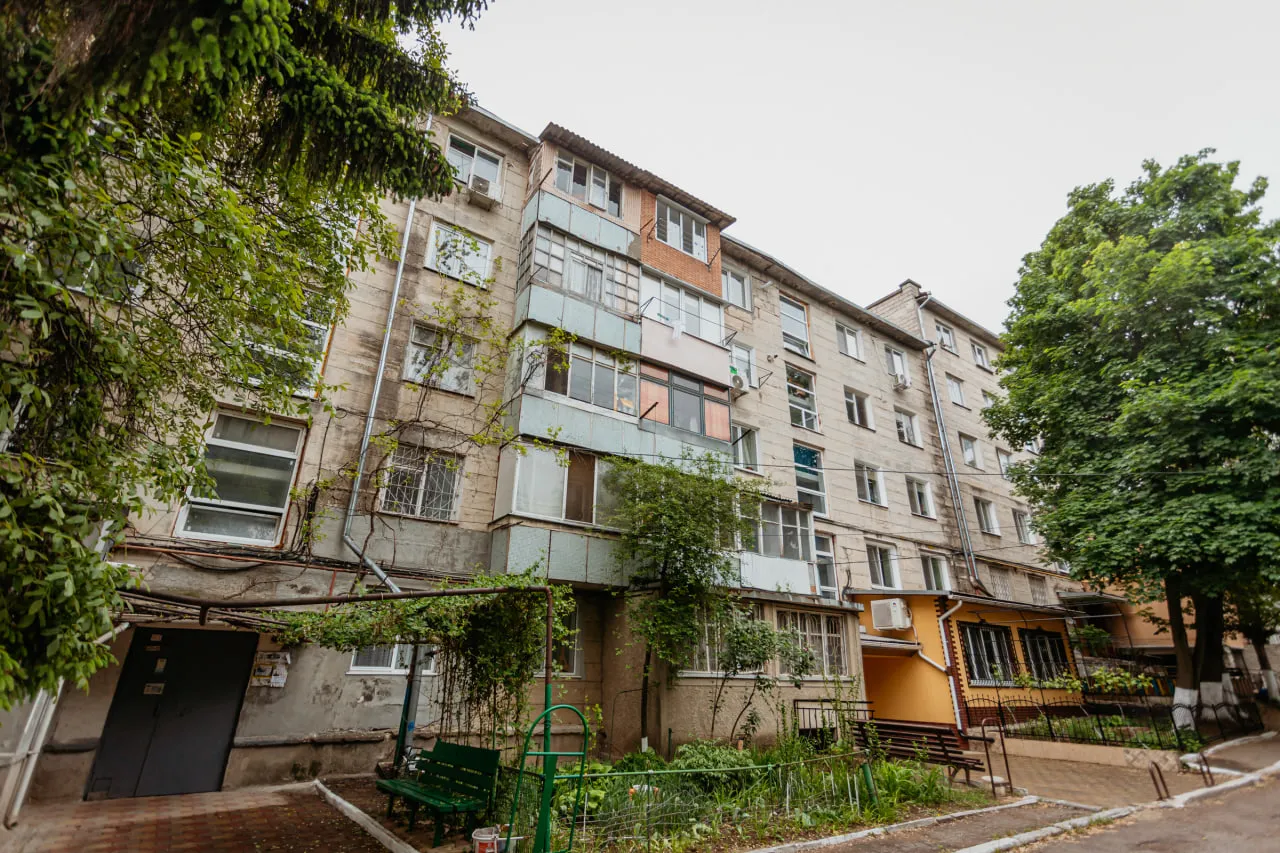 Chișinău Buiucani str. Ion Pelivan 15