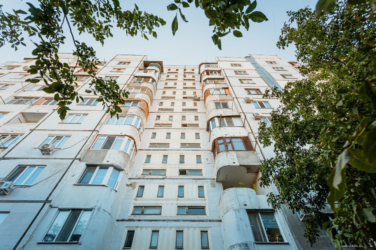 Chișinău Botanica str. Grenoble 13