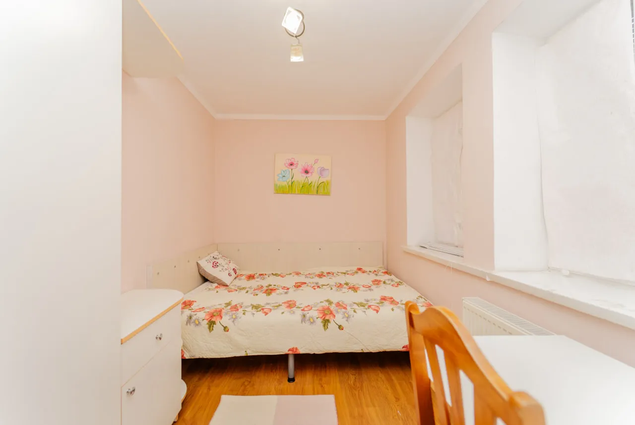 Ialoveni, Centru str. Basarabia 14