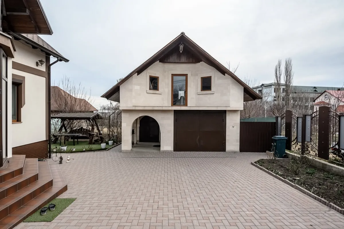Chișinău Grătiești str. Nucarilor 2