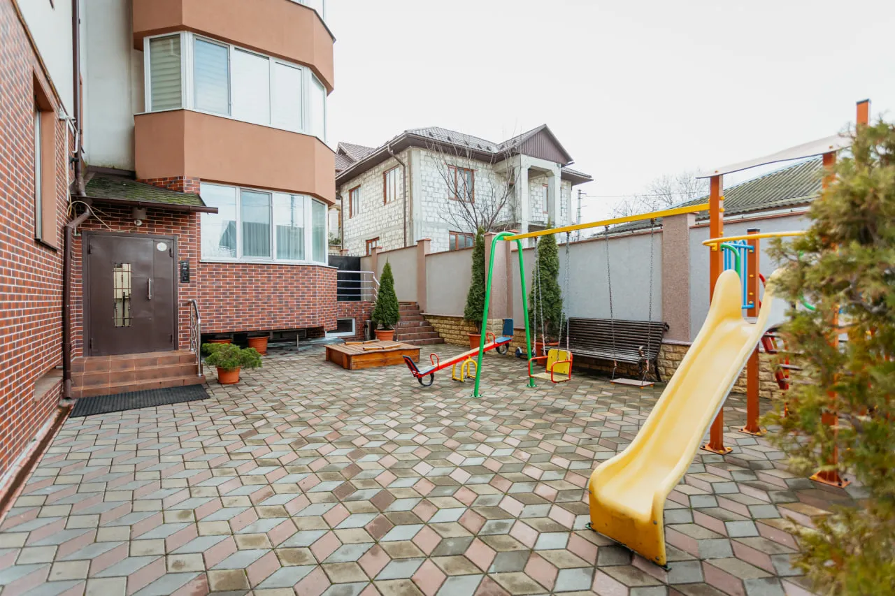 Chișinău Botanica bd. Traian 16