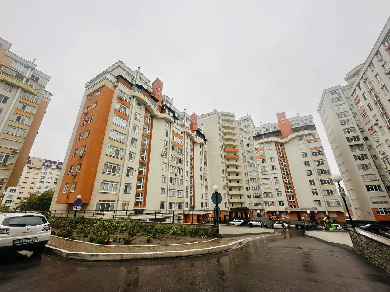 Chișinău Buiucani str. Alba Iulia 11