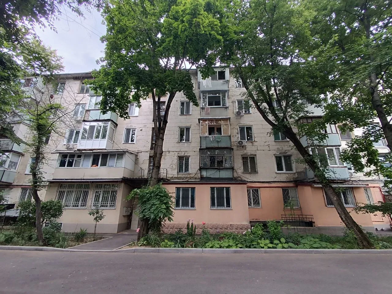 Chișinău Botanica str. Nicolae Zelinski 11