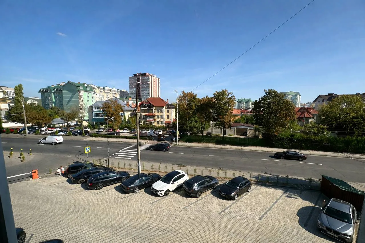 Chișinău Botanica str. Grenoble 11