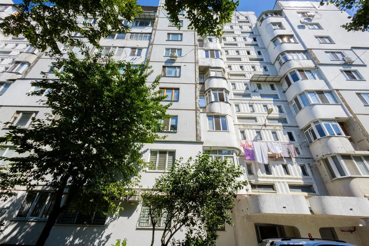 Chișinău Buiucani str. Alba Iulia 19
