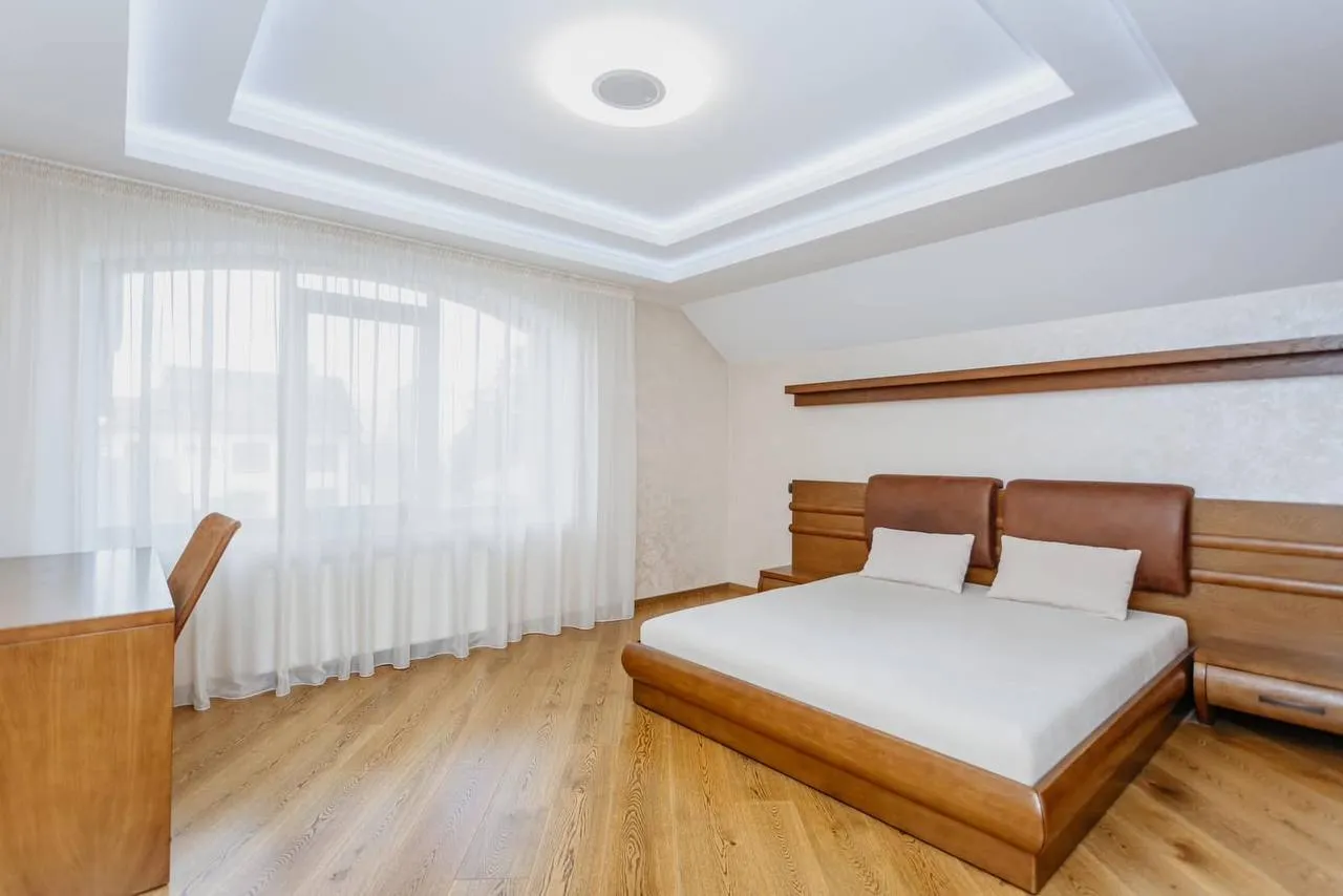 Кишинев Буюканы ул. Парис 9