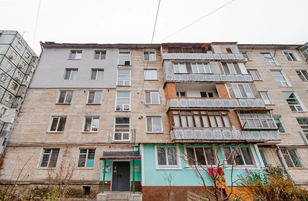 Chișinău Buiucani str. Ion Pelivan  12