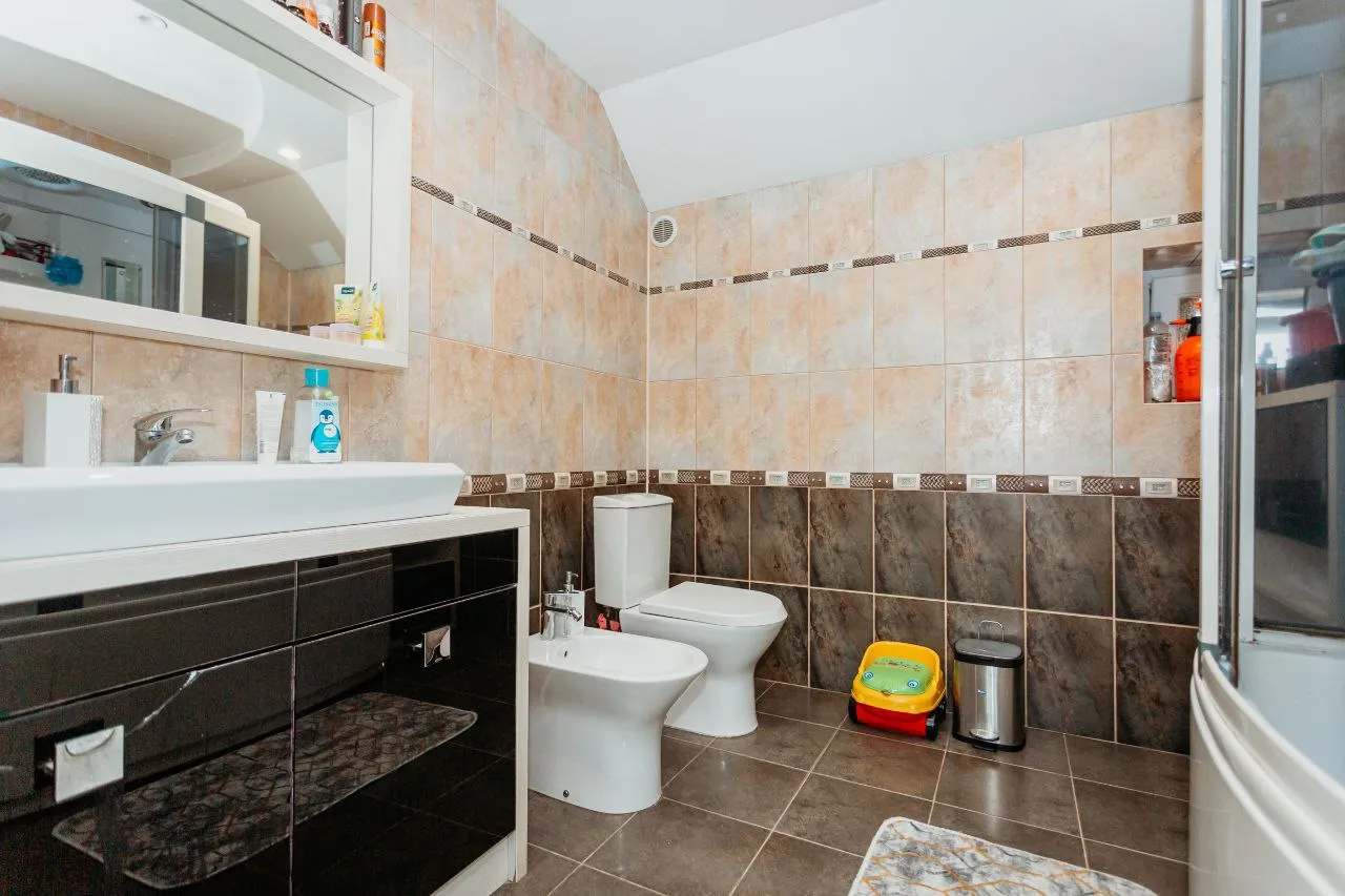 Кишинев Центр ул. Александр чел Бун 12