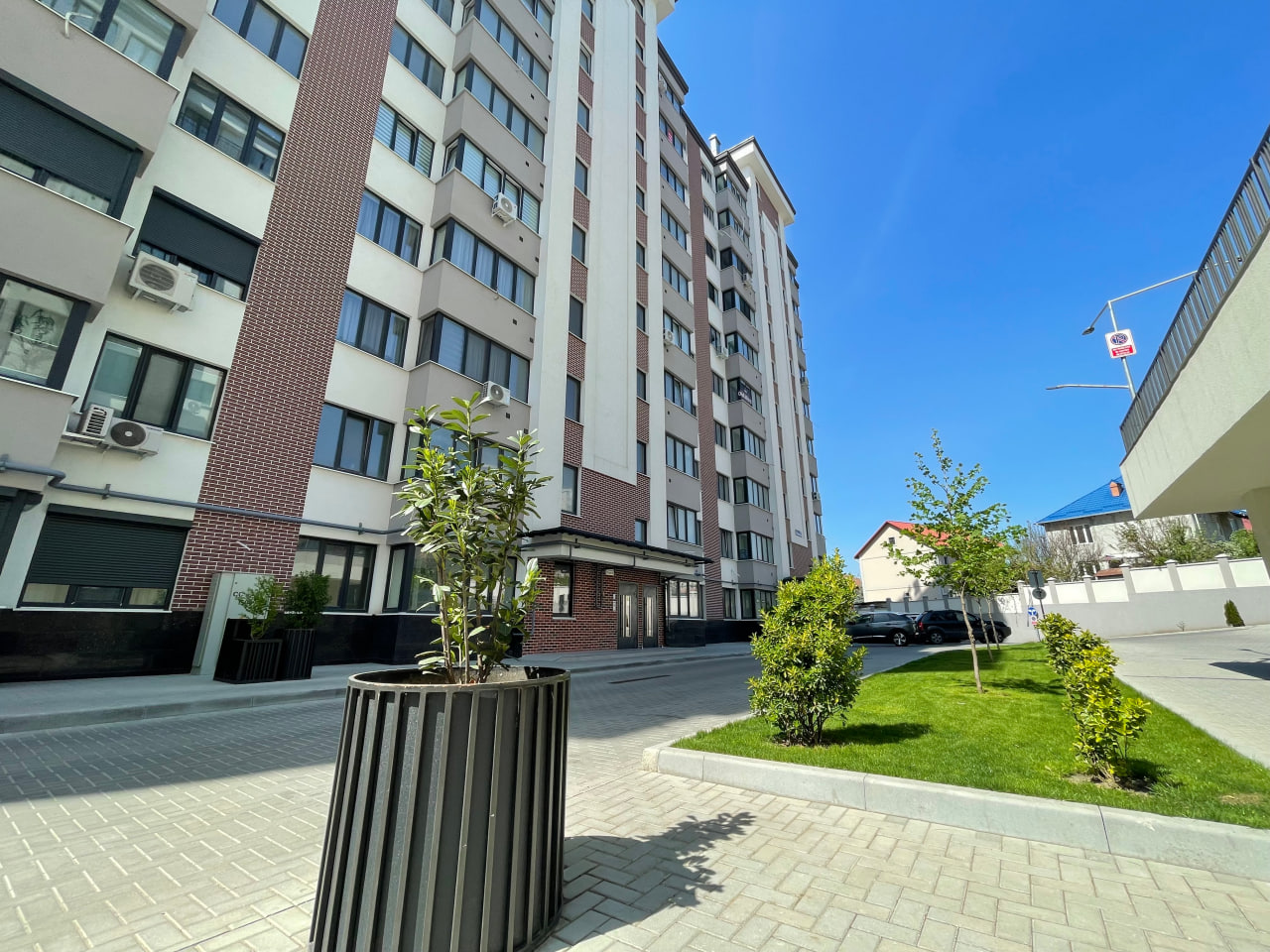 Chișinău Buiucani str. Ion Buzdugan 10
