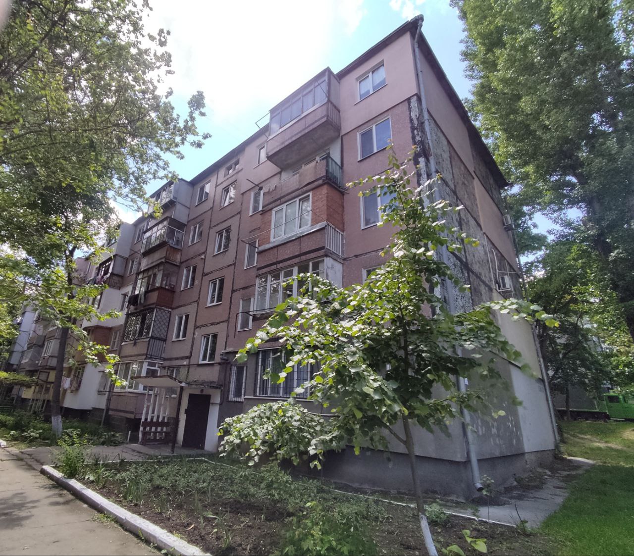Chișinău Botanica str. Grenoble 9