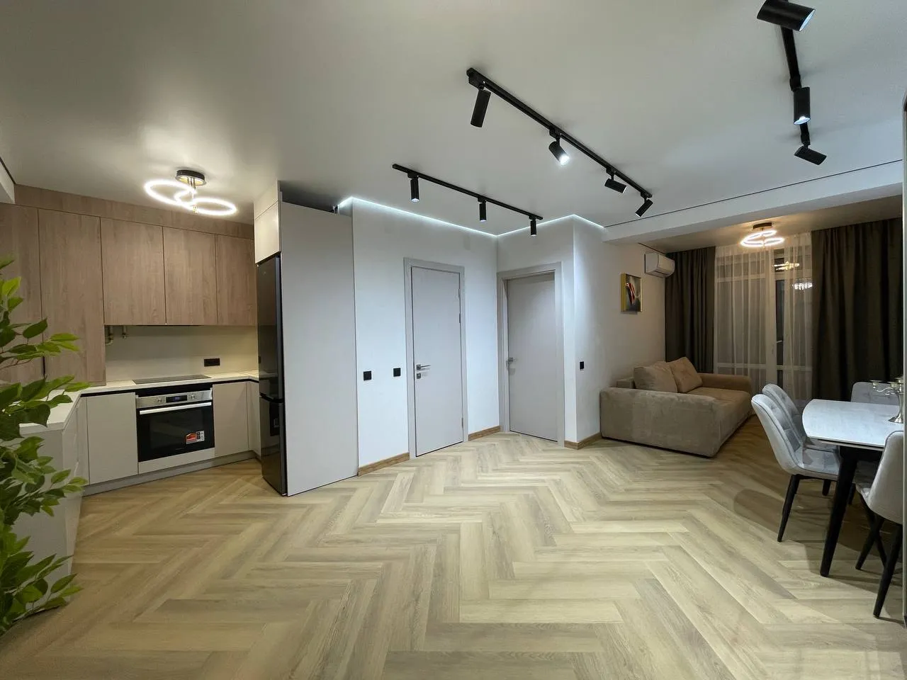 Ialoveni, Centru str. Grigore Vieru 1