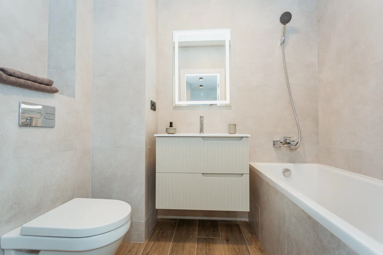 Chișinău Botanica str. Grenoble 8