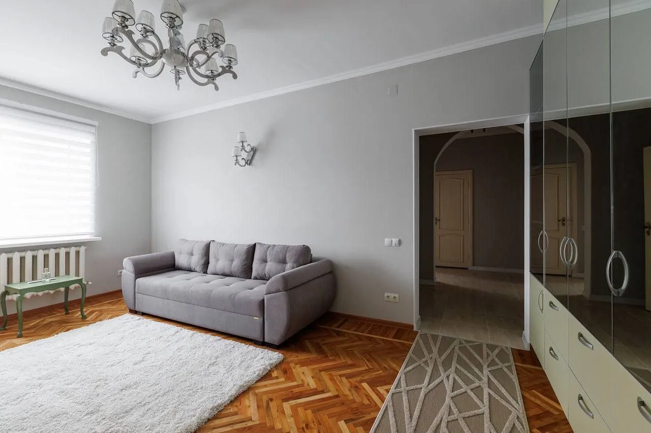 Chișinău Buiucani str. Vasile Stroescu 1