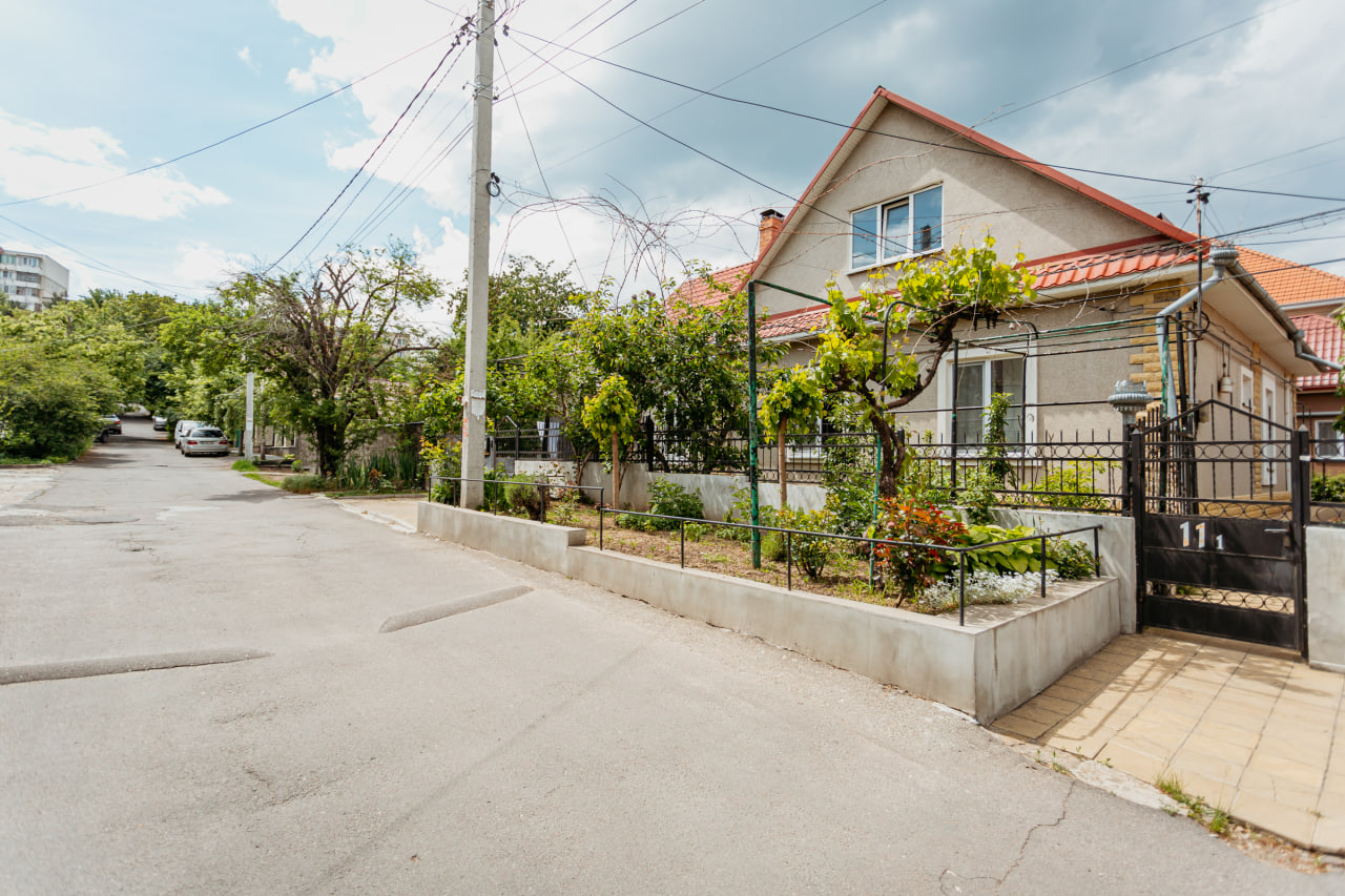 Chișinău Buiucani str. Dumitru Caraciobanu 11
