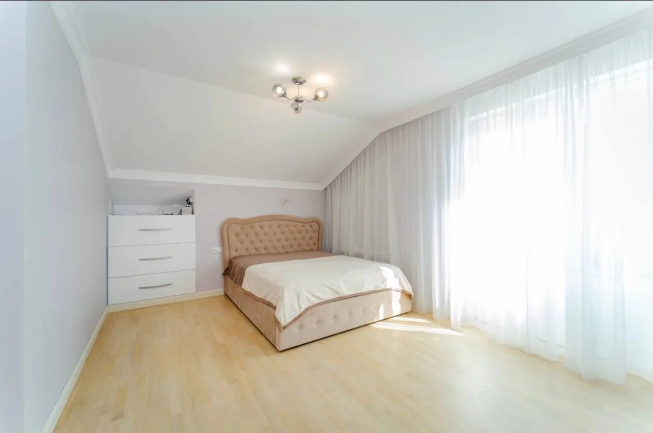 Chișinău Dumbrava, Poiana Domnească str-la. 9 Tineretului 8
