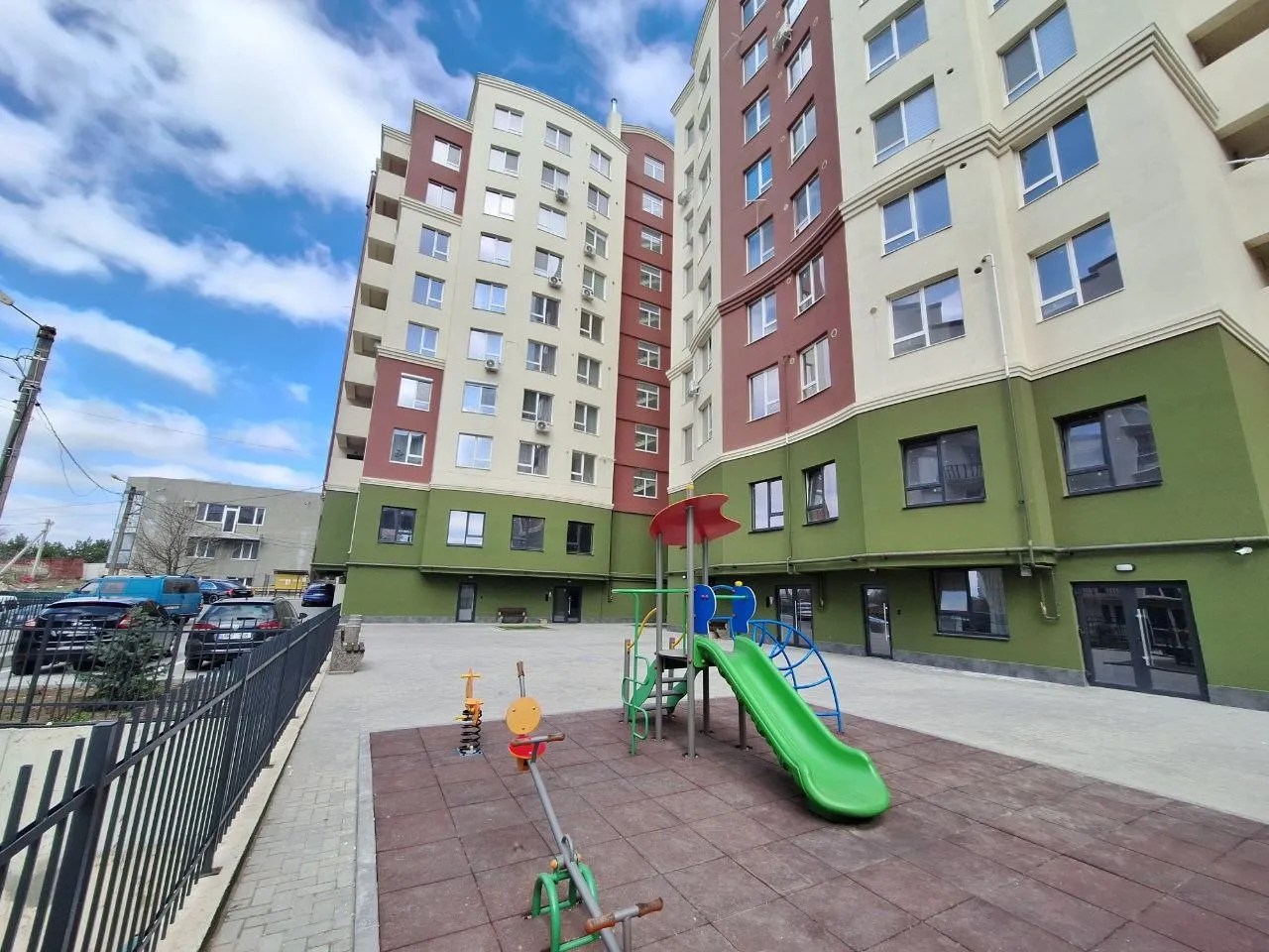 Ialoveni, Centru str. Alexandru cel Bun 10