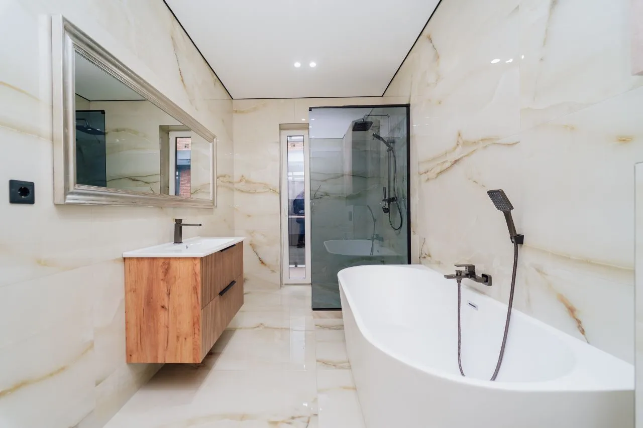 Яловень, Окрайна ул. 31 августа 1989 15