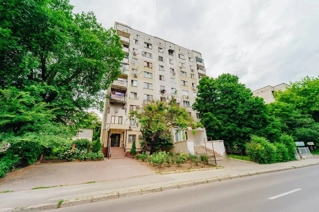 Chișinău Buiucani str. Eugen Coca 8