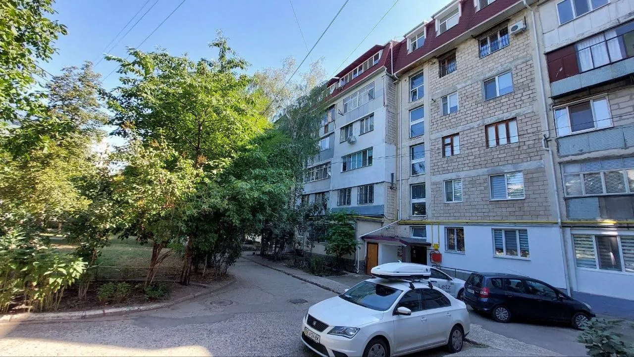 Кишинев Чокана ул. Джинта Латинэ 10