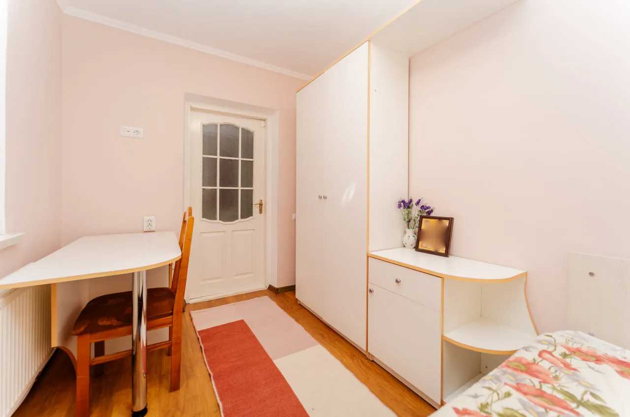 Ialoveni, Centru str. Basarabia 15
