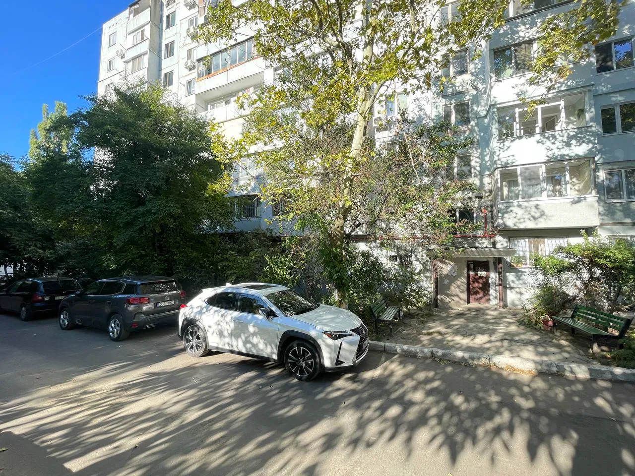 Chișinău Botanica bd. Dacia 15