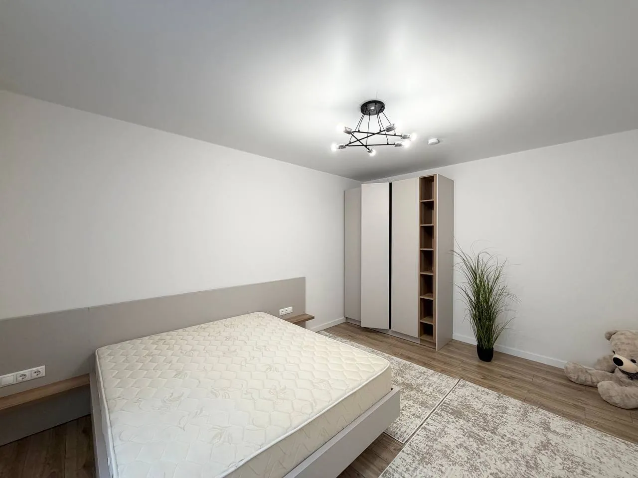 Chișinău Centru bd. Renașterii Naționale 4