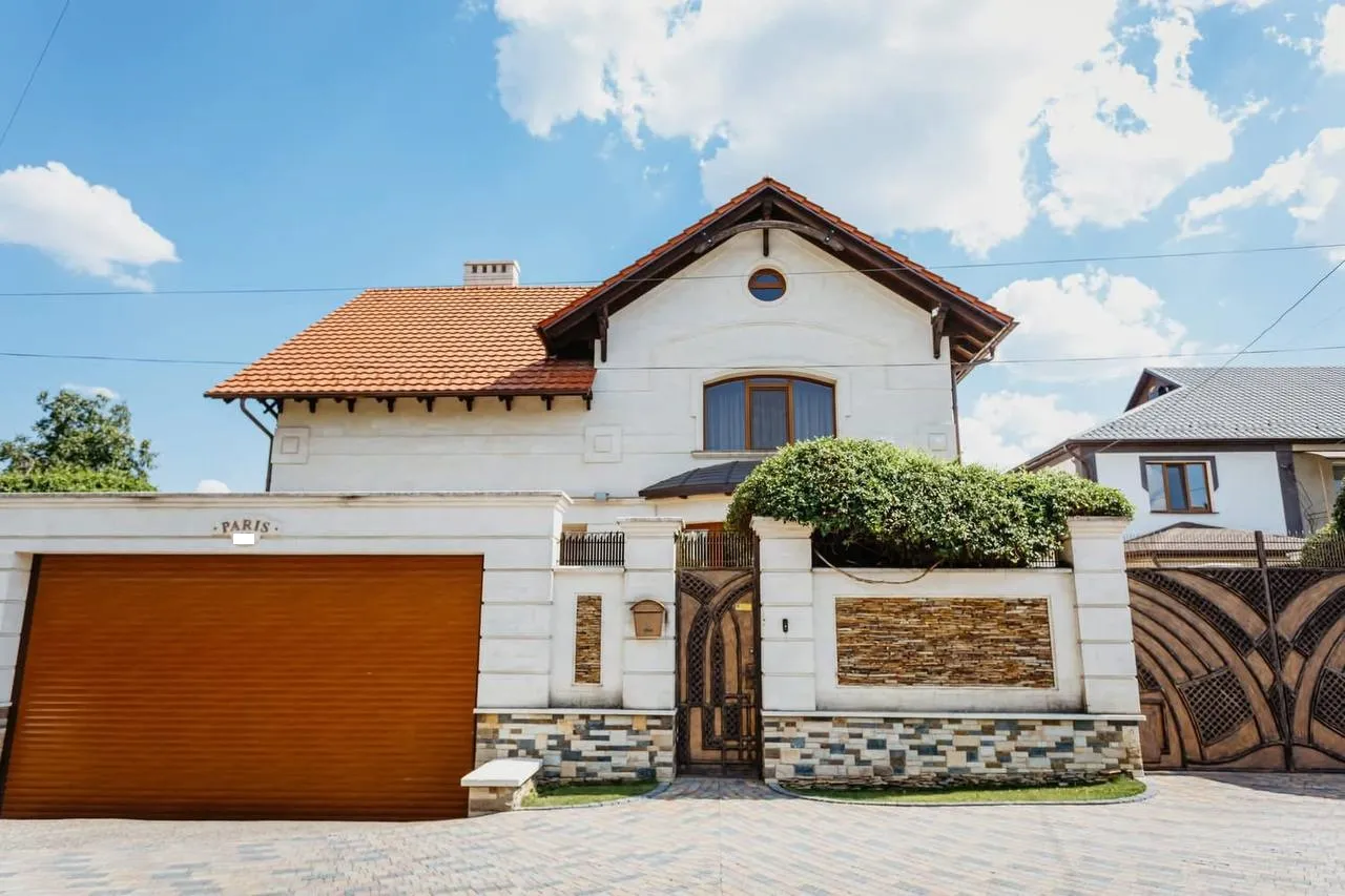 Кишинев Буюканы ул. Парис 38