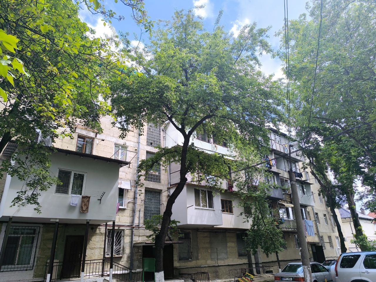 Chișinău Buiucani str. Ion Luca Caragiale 6