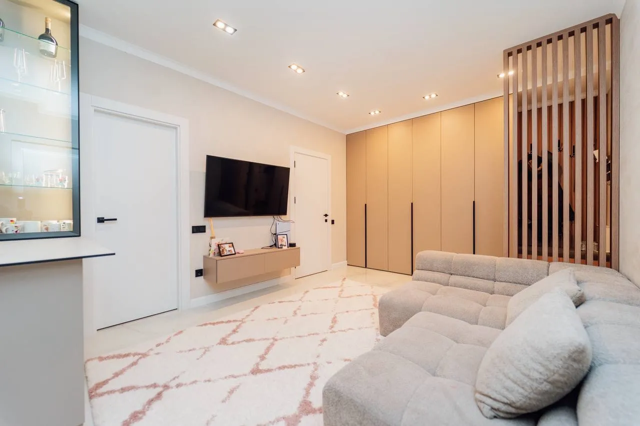 Chișinău Buiucani str. Liviu Deleanu 4