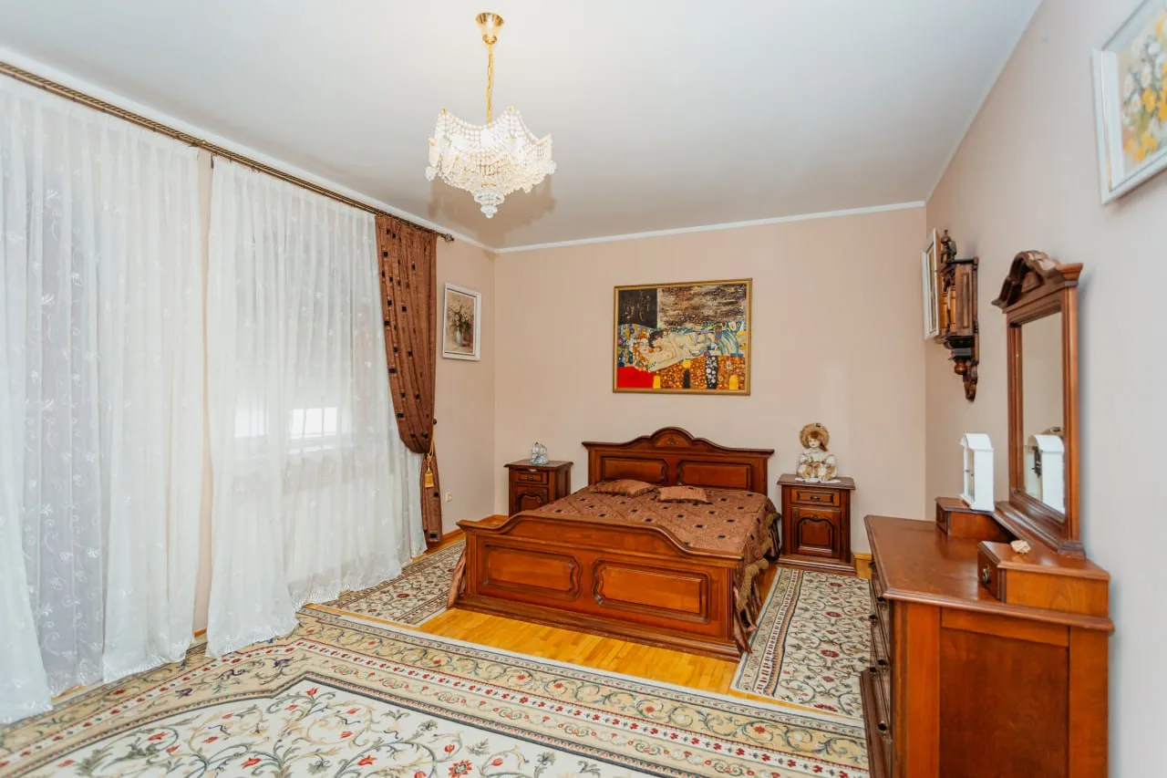 Кишинев Кодру ул. Сфынтул Петру 9