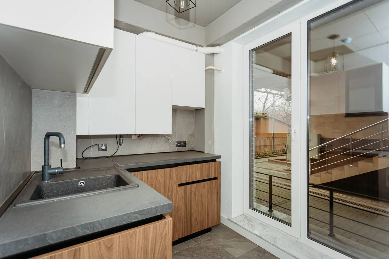 Chișinău Centru str. Vlaicu Pârcălab 6