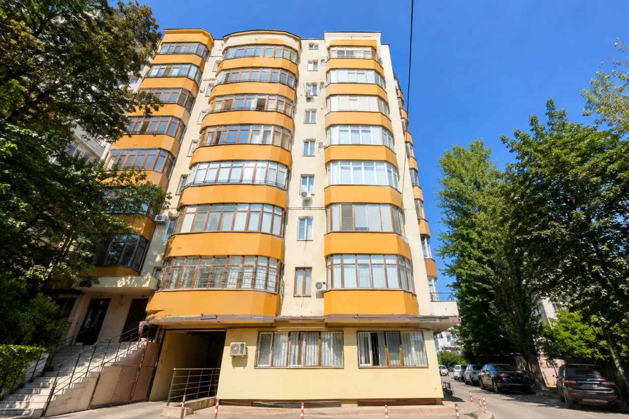 Кишинев Ботаника бул. Дечебал 8