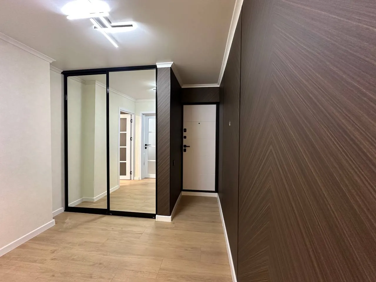 Кишинев Центр ул. Грэдинилор 11