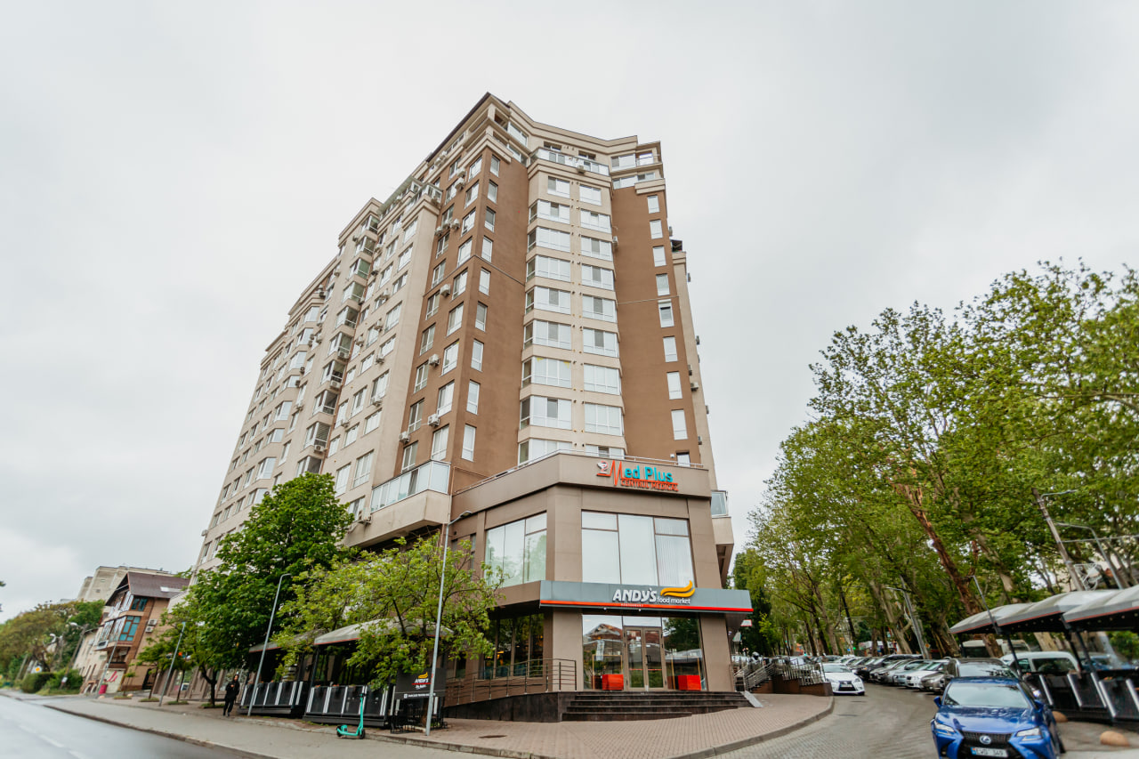Chișinău Buiucani str. Ion Creangă 9