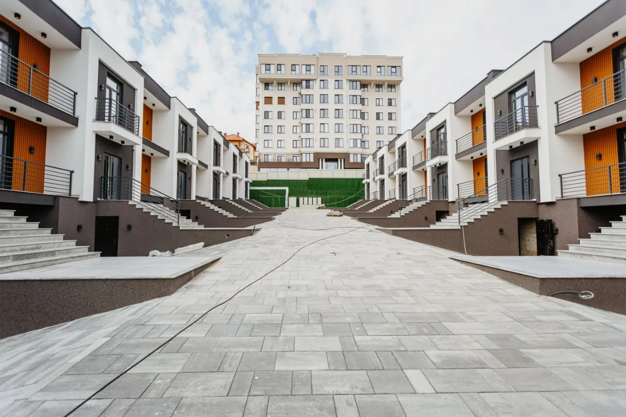 TOWNHOUSE ÎN 2 NIVELE, STR. COBZARILOR, OR. CODRU 2