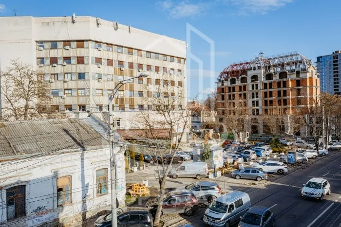 Chișinău Centru str. București . 22