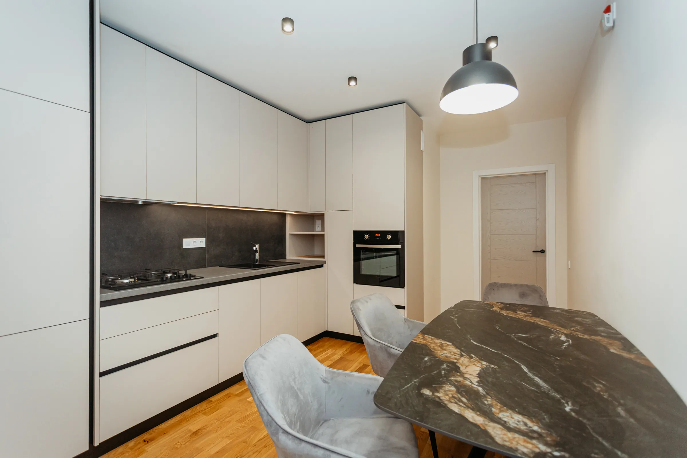 Chisinau Cionana str.Mircea cel Batran  6