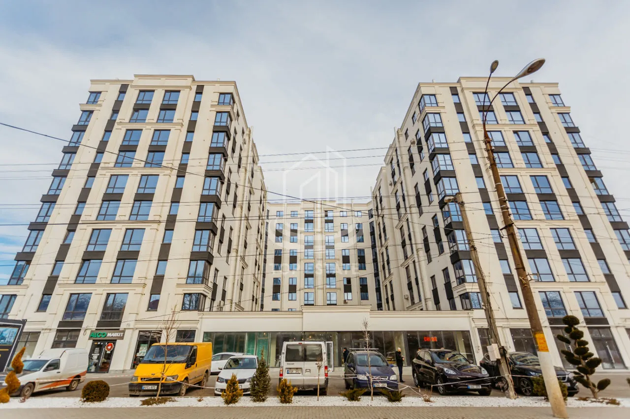 Strășeni Centru str. Ștefan cel Mare și Sfânt . 1