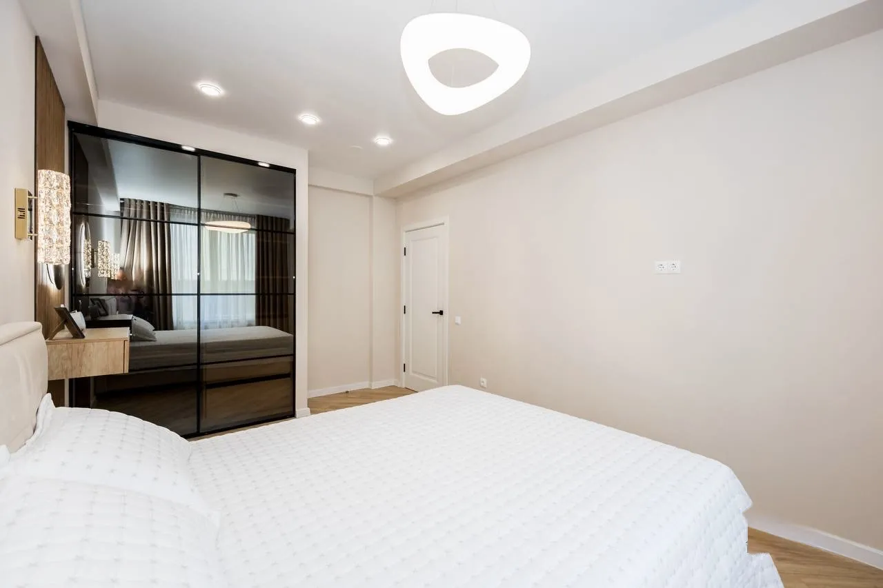 Ialoveni, Centru str. Alexandru cel Bun 10