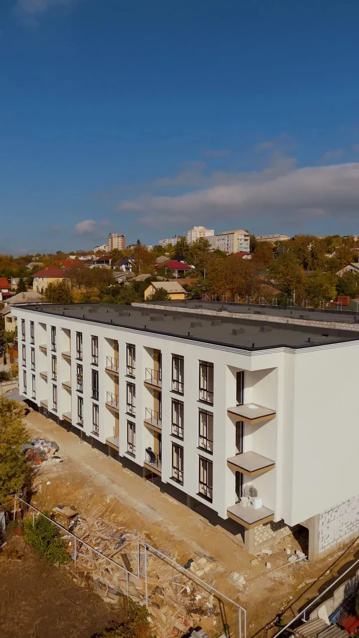 Ialoveni, Centru str. Grigore Vieru 3