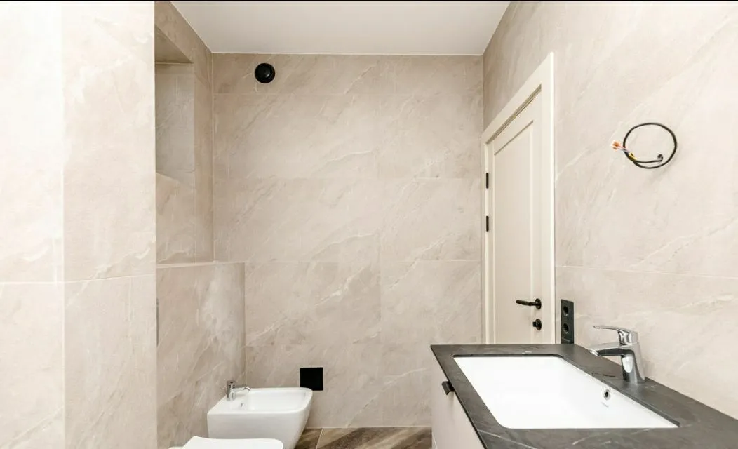 Яловень, Периферия ул. Арцарилор 7