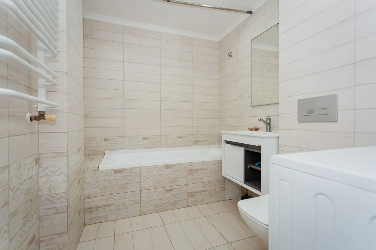 Chișinău Botanica str. Grenoble 5