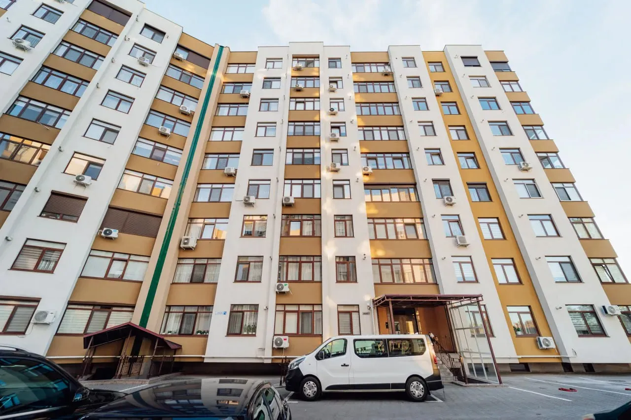 Chișinău Botanica str. Grenoble 17