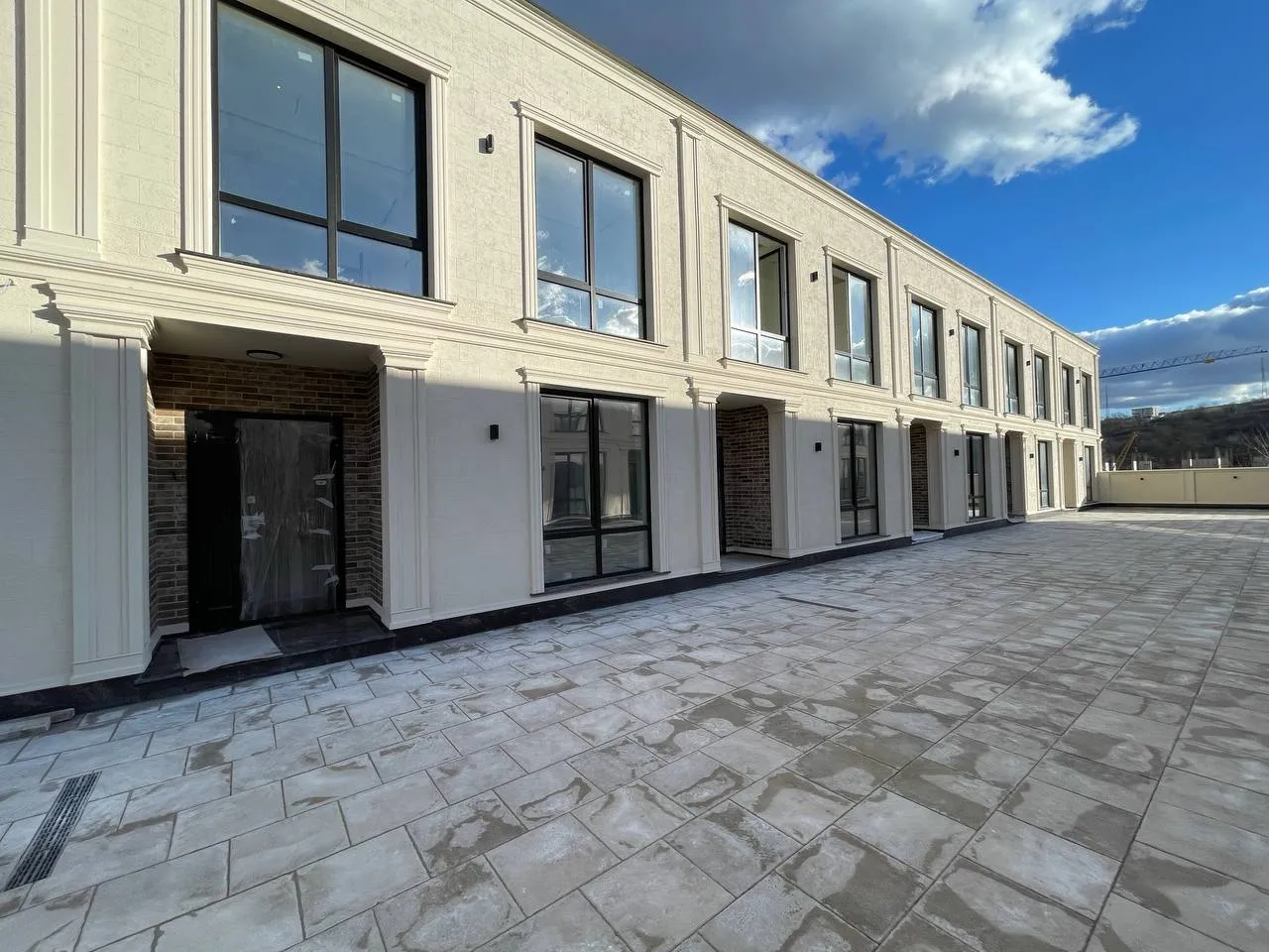 Кишинев Буюканы ул. Парис 1