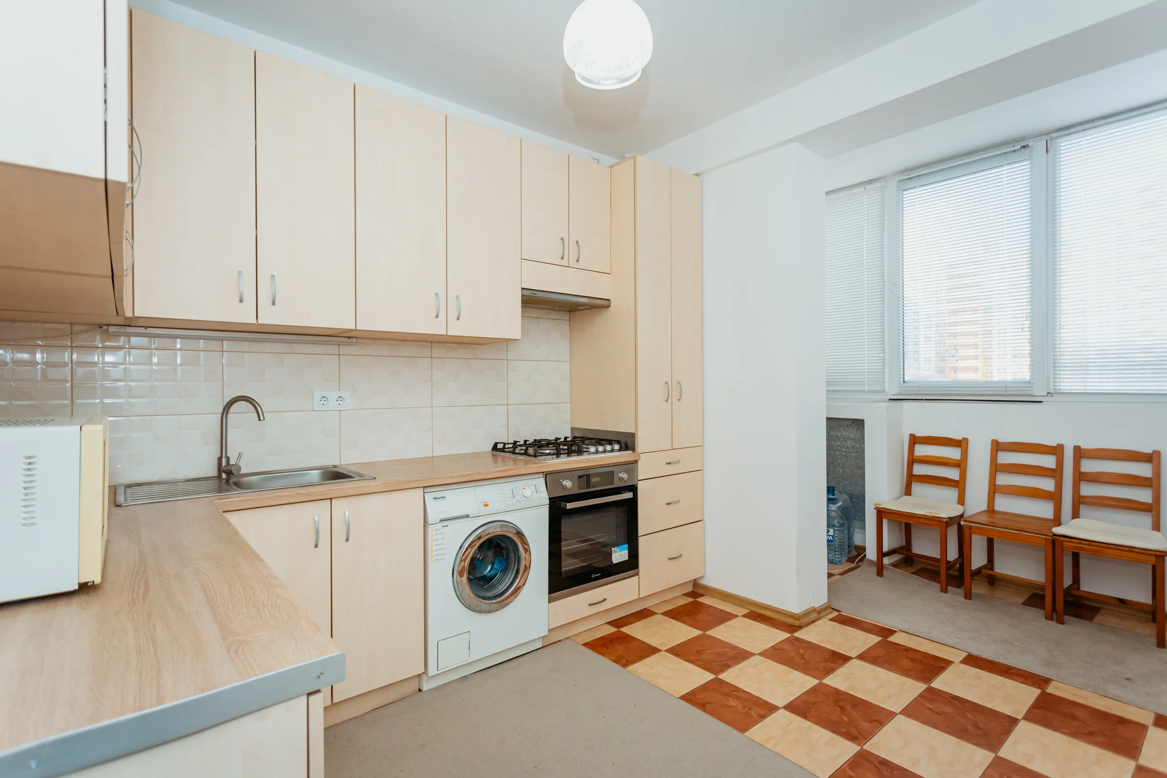 Chișinău Botanica str. Grenoble 3