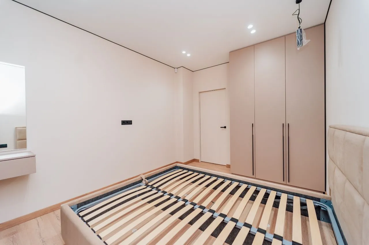 Яловень, Окрайна ул. 31 августа 1989 13