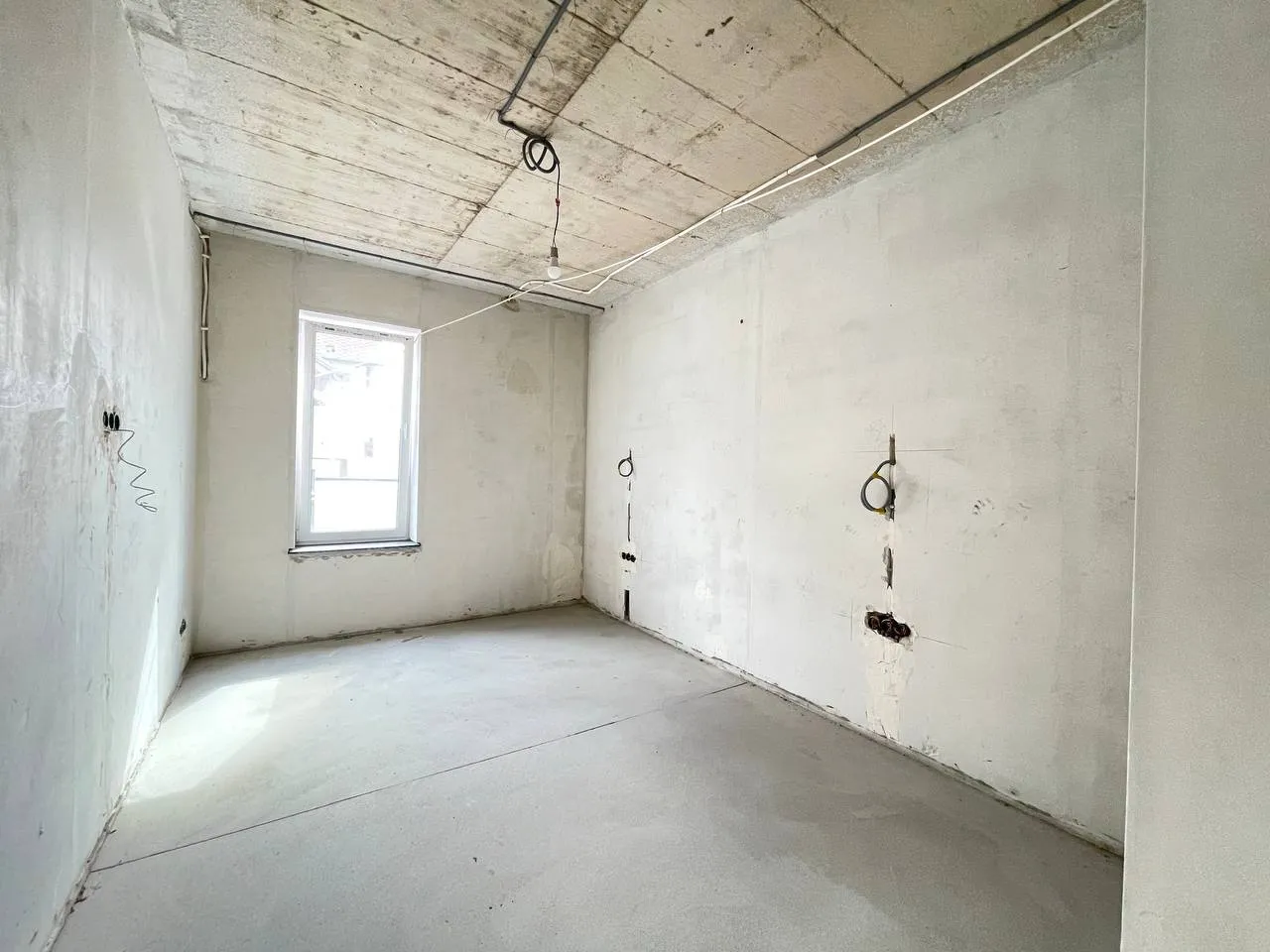 Ialoveni, Centru str. Arburilor 6